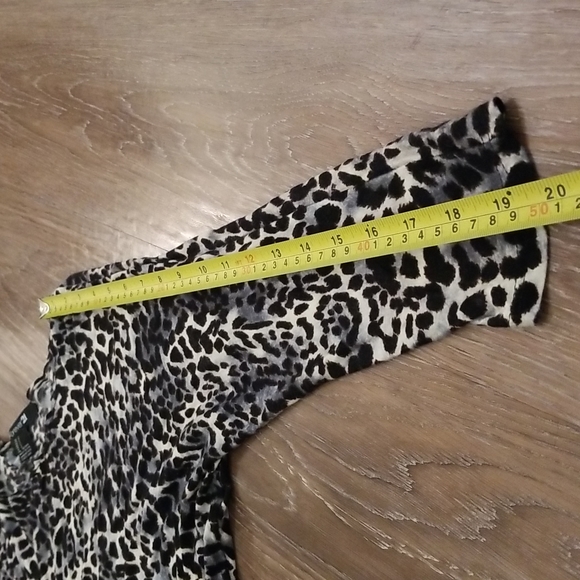(S) Forever 21 100% Rayon Cheetah/Leopard Print ¾ Sleeve Casual Top Loungewear - Picture 4 of 8